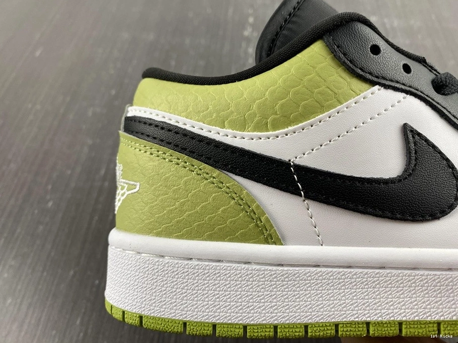 Green (W) Jordan Low Snakeskin - Vivid DX4446-301 1 1020